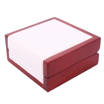 Luxus órás doboz - Fa és fehér műbőr