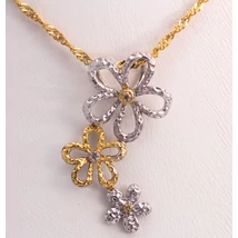 Ezüst Medál Nyaklánccal és 3 db. Apró Gyémánt Díszítéssel Ezüst Medál Nyaklánccal és 3 db. Apró Gyémánt Díszítéssel