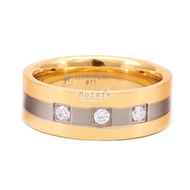 Aranyozott Titánium Karikagyűrű Cirkóniával