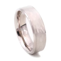 Titánium Karika Gyűrű Kalapácsolt Mintával Titánium Karika Gyűrű Kalapácsolt Mintával