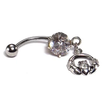 Nemesacél és Ezüst Piercing Cirkóniával - Szívet Tartó Kéz