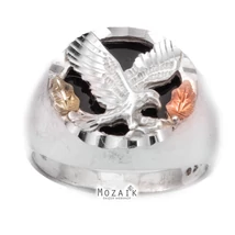 Ezüst és 12K Arany Gyűrű Sassal és Ónixszal