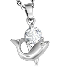 Nemesacél Delfin Medál Cirkóniával
