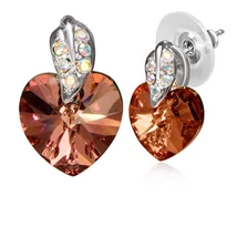 Platina Bevonatú Szív Fülbevaló Kristályokkal