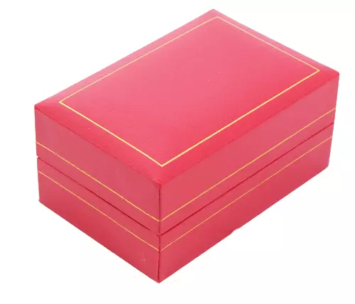 Dupla gyűrűs doboz - Piros műbőr arany csíkkal